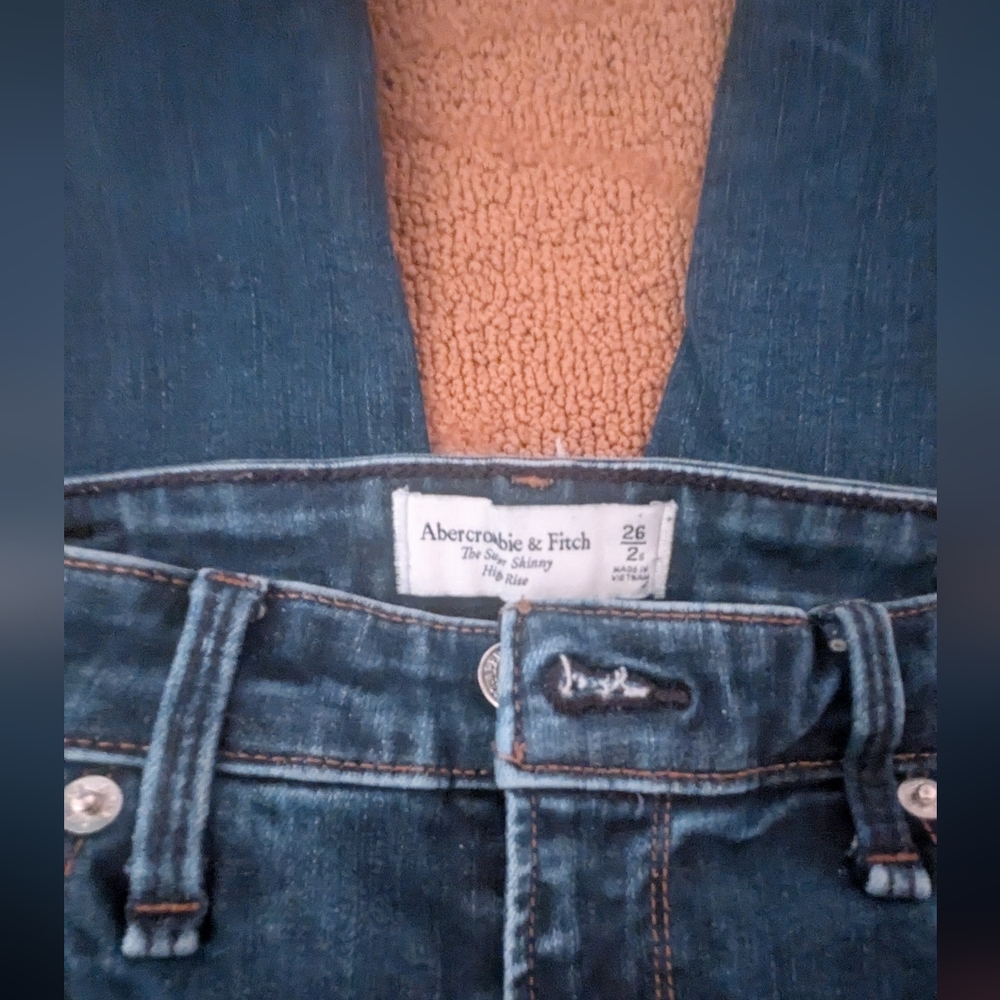 Abercrombie & Fitch WOMENS 26 2 SUPER Skinny HIGH RISE  Jeans $98 EXC SHAPE